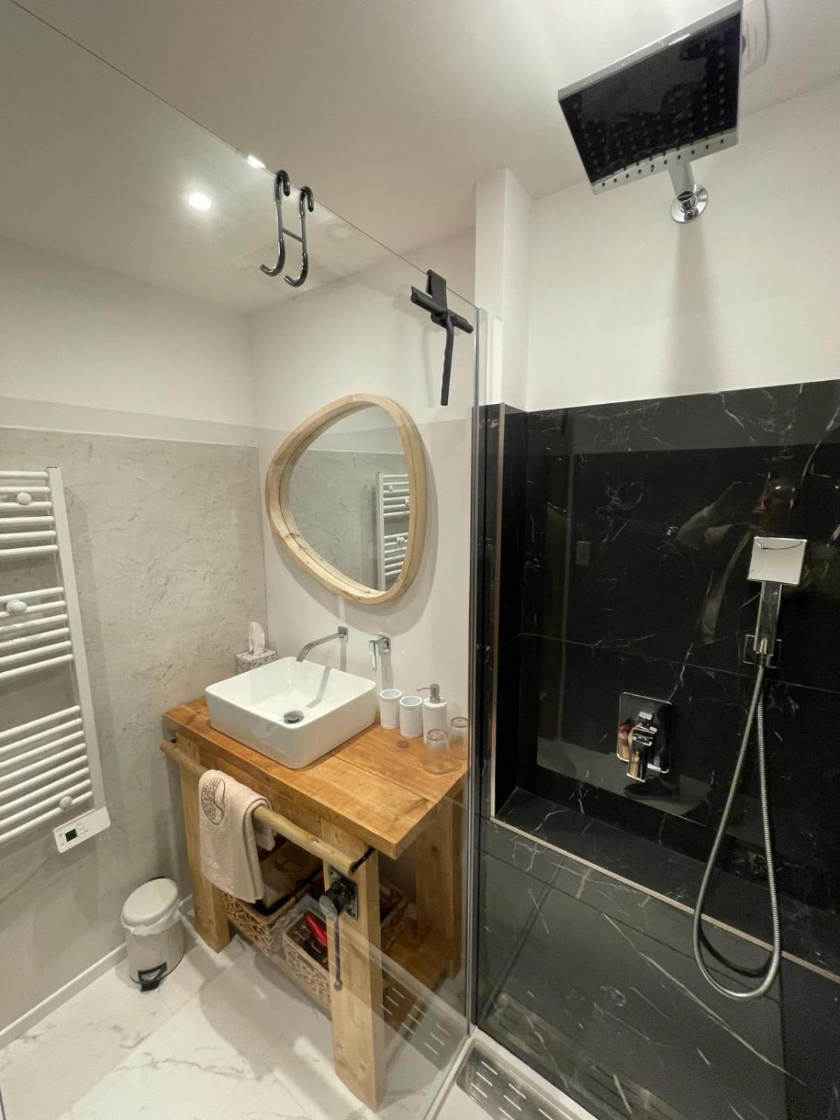 Maison Cosy, 2 Chambres, Adossee Aux Remparts 에그모르트 외부 사진